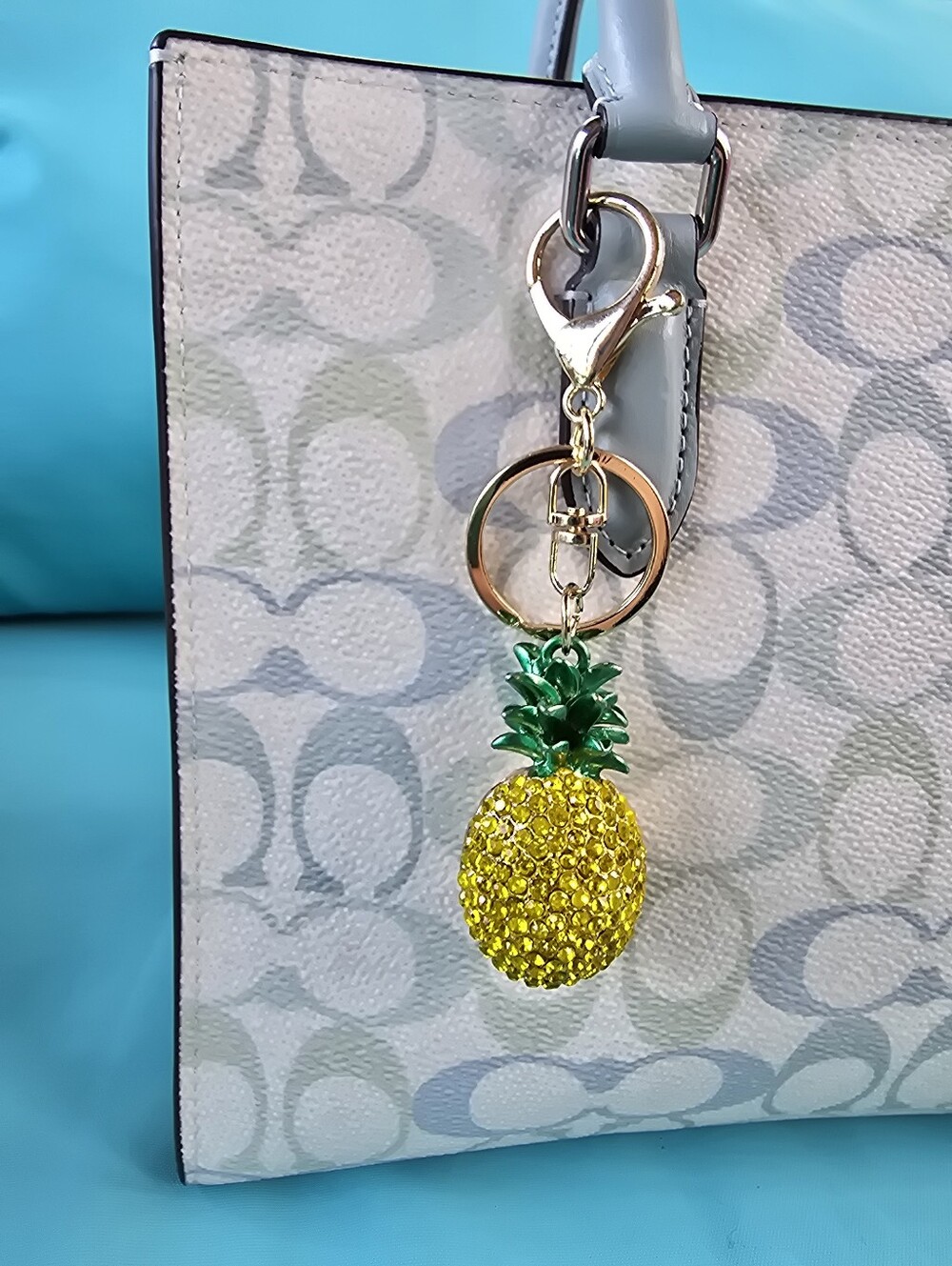🦩 Pineapple Crystal Keychain / Bag Charm